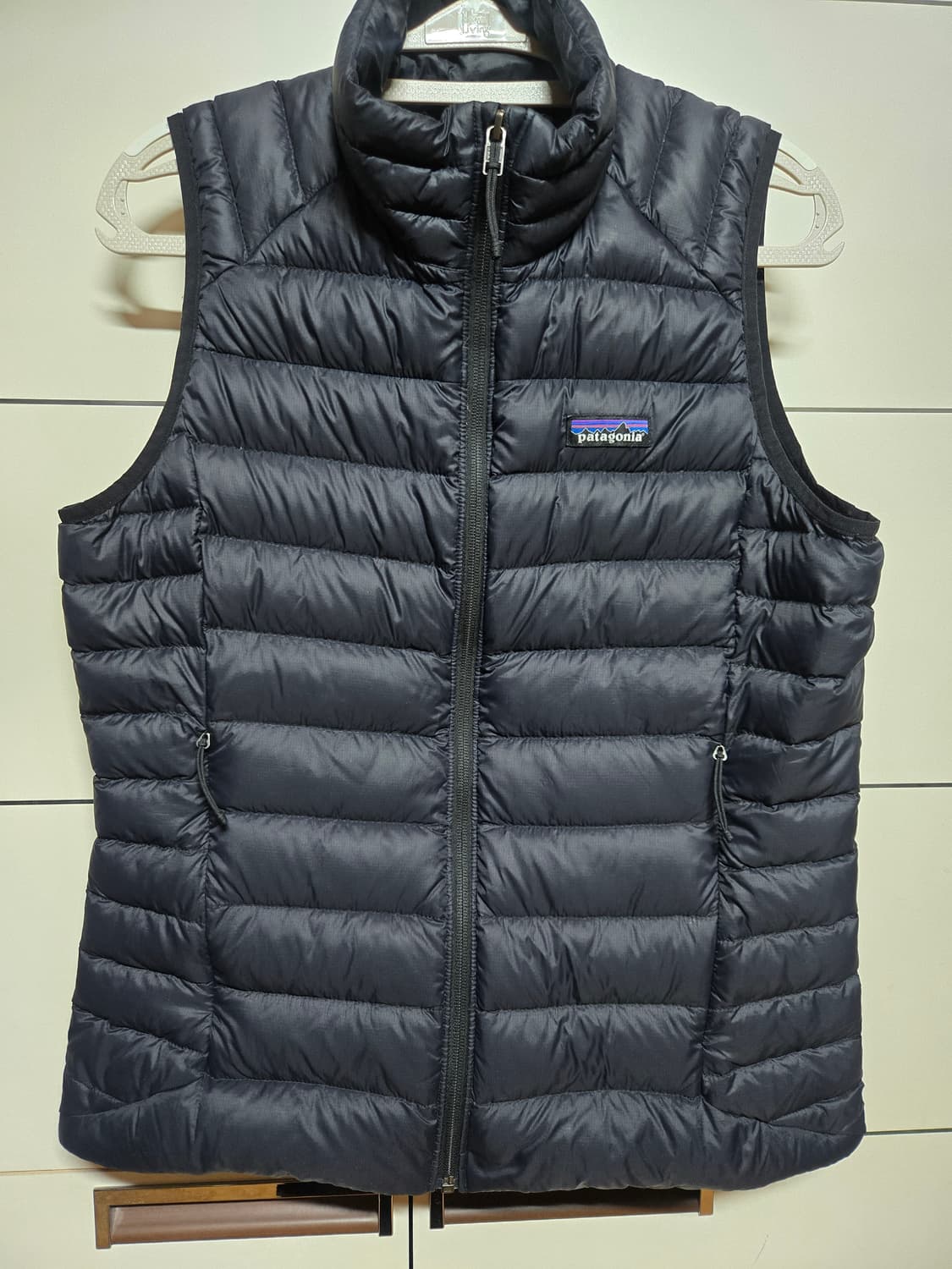 파타고니아 정품 여성 구스다운 경량패딩 조끼 상품이미지1