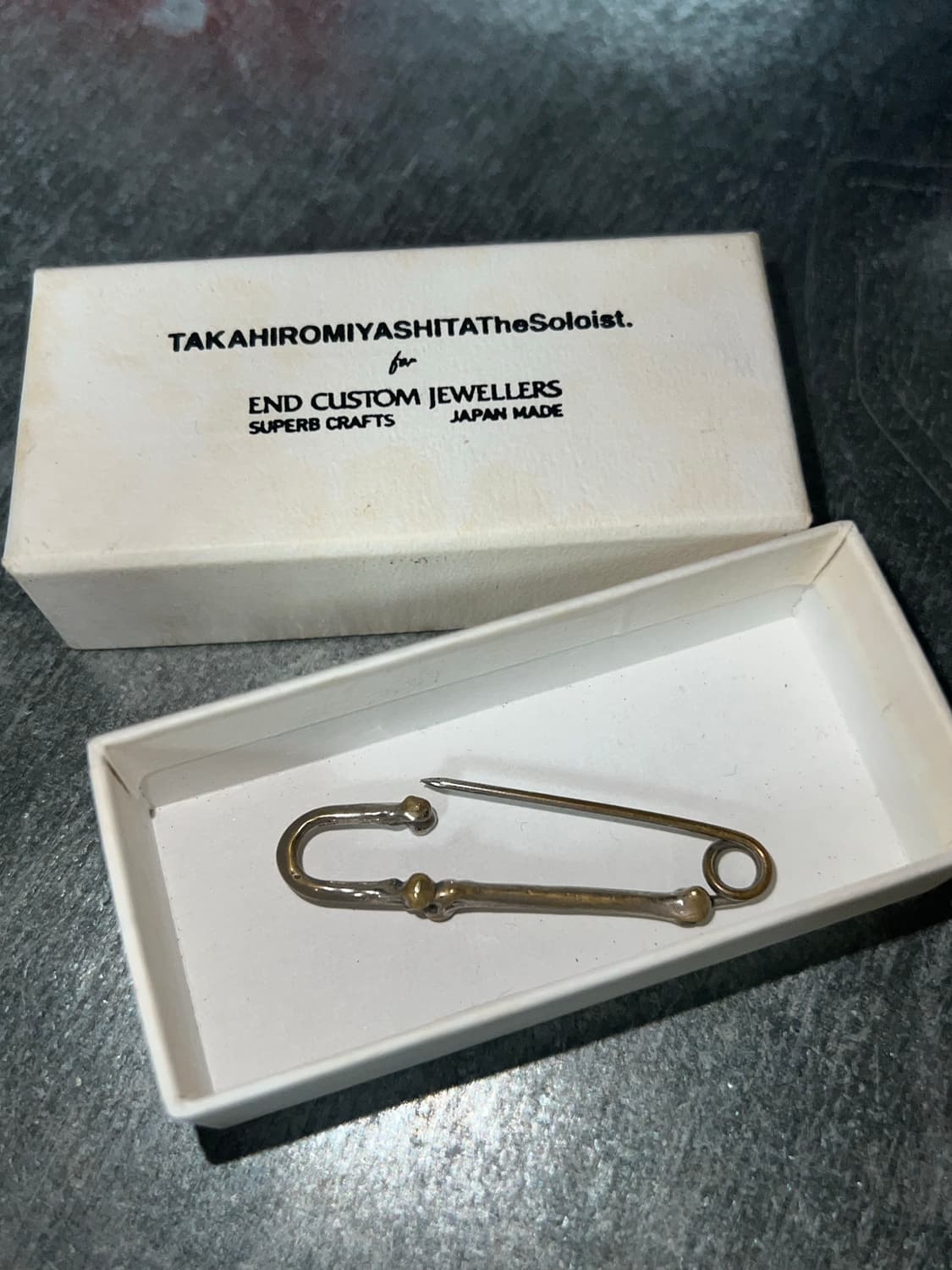 솔로이스트 safety pin brooch 상품이미지1