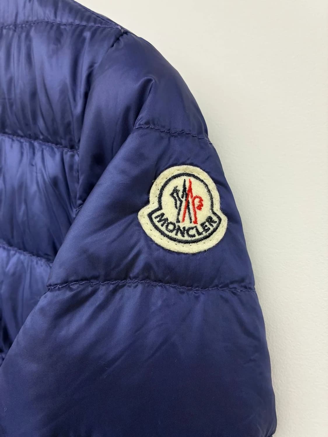 몽클레어 와펜 구스다운 경량패딩 PN9804 상품이미지3