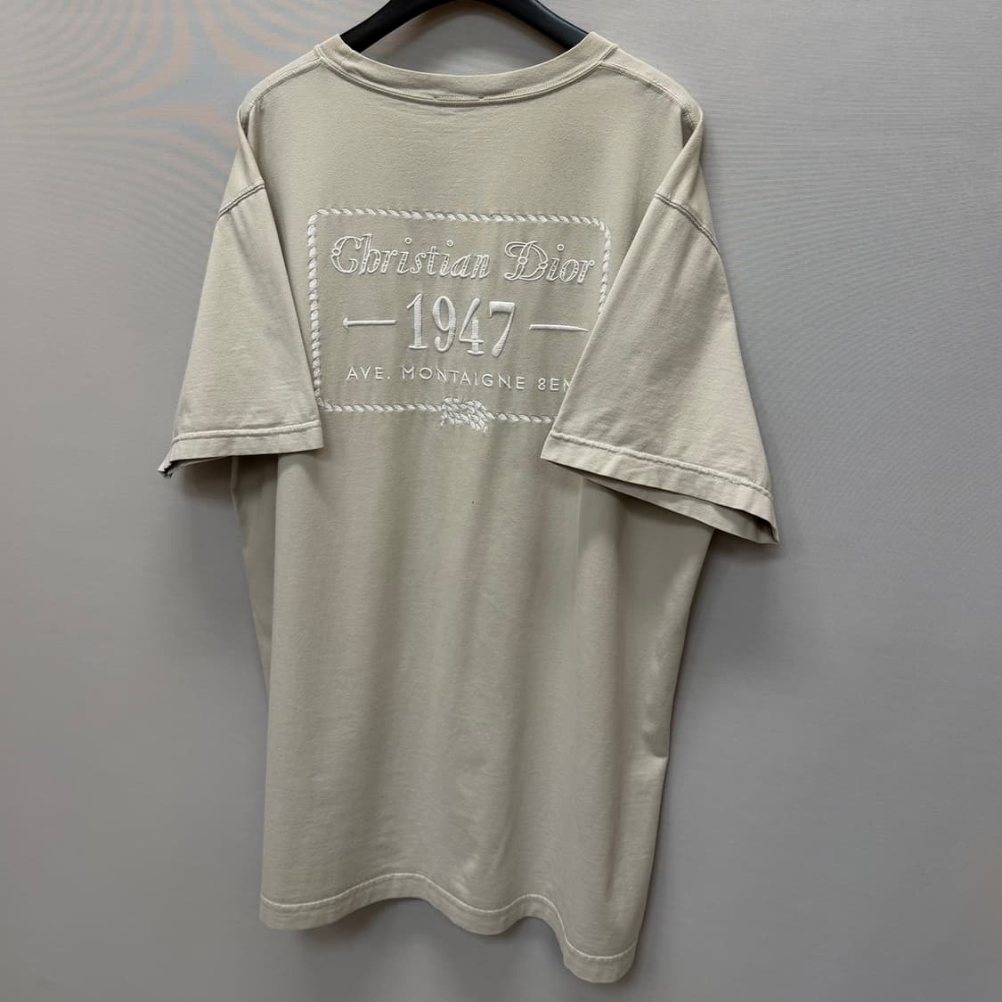 디올 1947 로고 자수 포켓 반팔티 ( 110 ) 상품이미지2