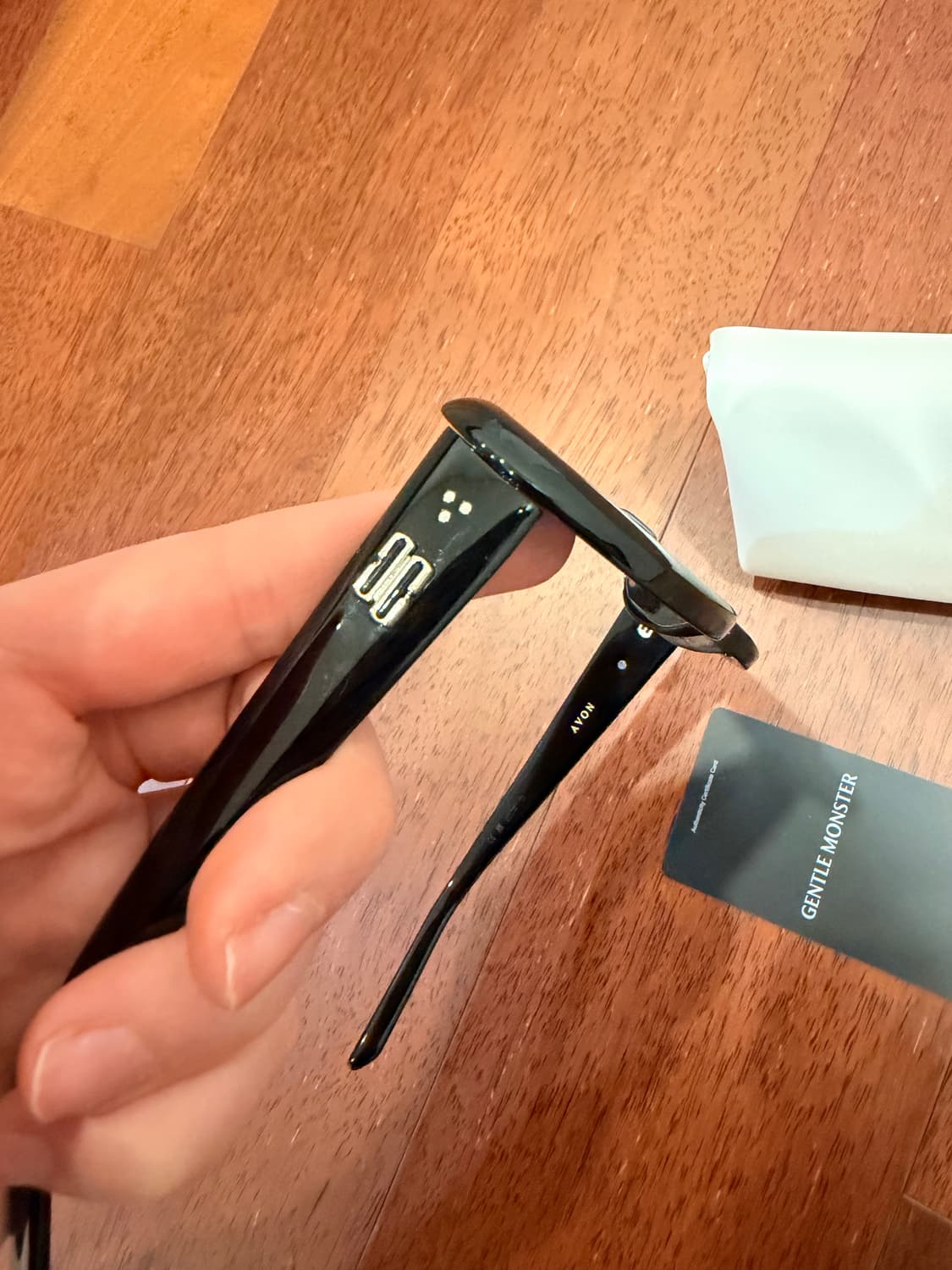 젠틀몬스터 AVON-01 블랙 선글라스 상품이미지7