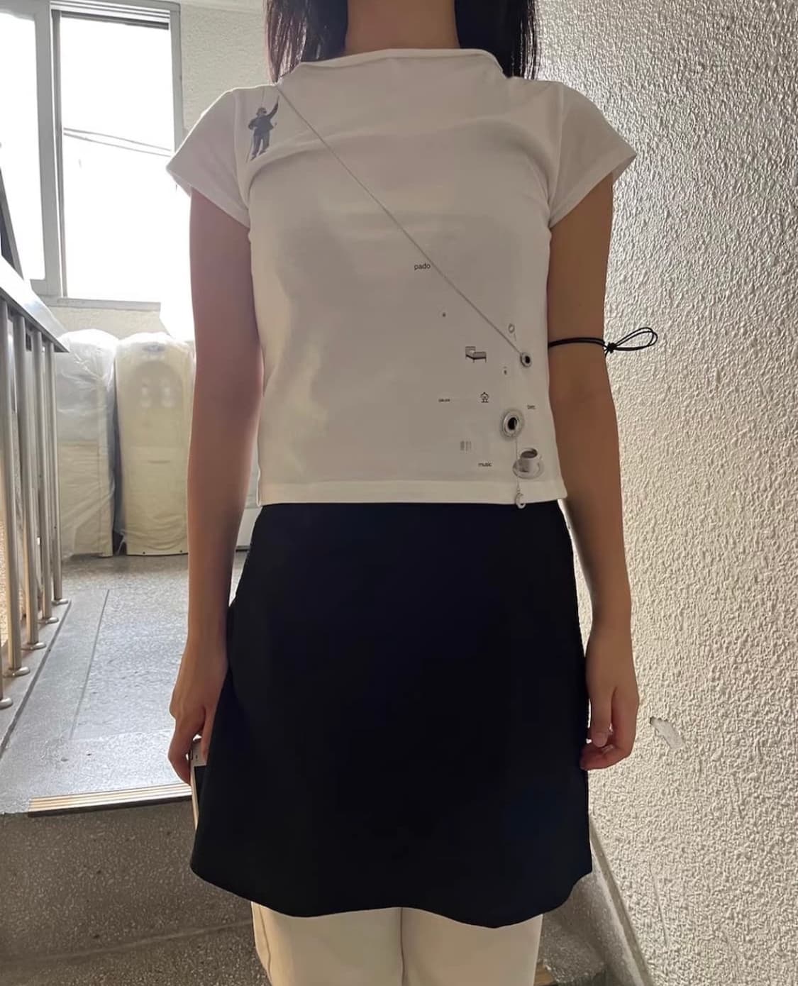 써멈보넘 후크 보트 넥 반팔 티셔츠 Summum Bonum 상품이미지4