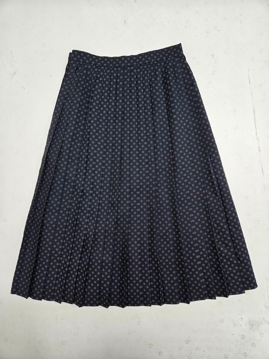 버버리 도트 플리츠 롱 스커트 상품이미지2