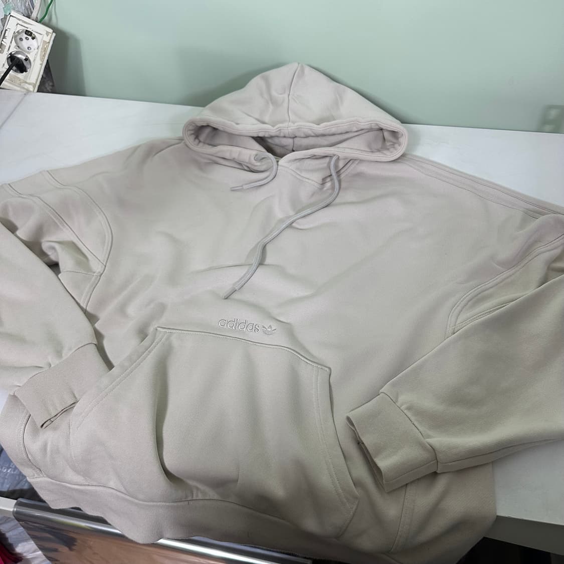 L 아디다스 오리지날 라이트베이지 가오리오버핏 챌린저 스웻후드티 상품이미지2