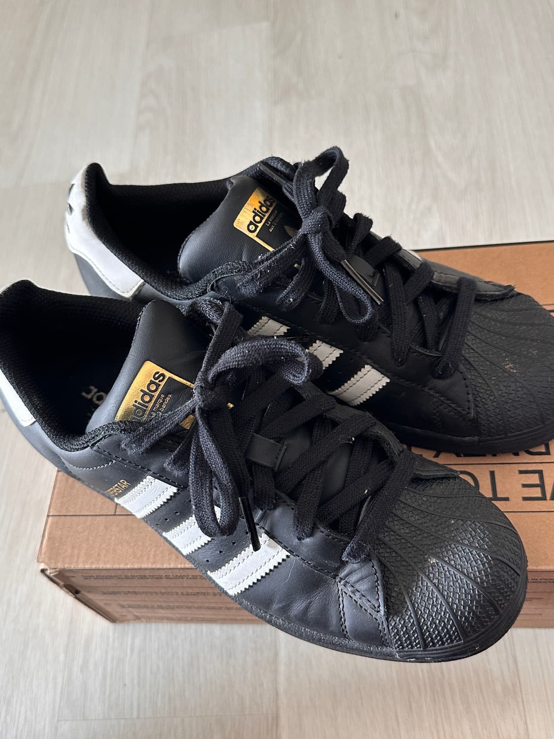 아디다스 슈퍼스타 240 상품이미지2