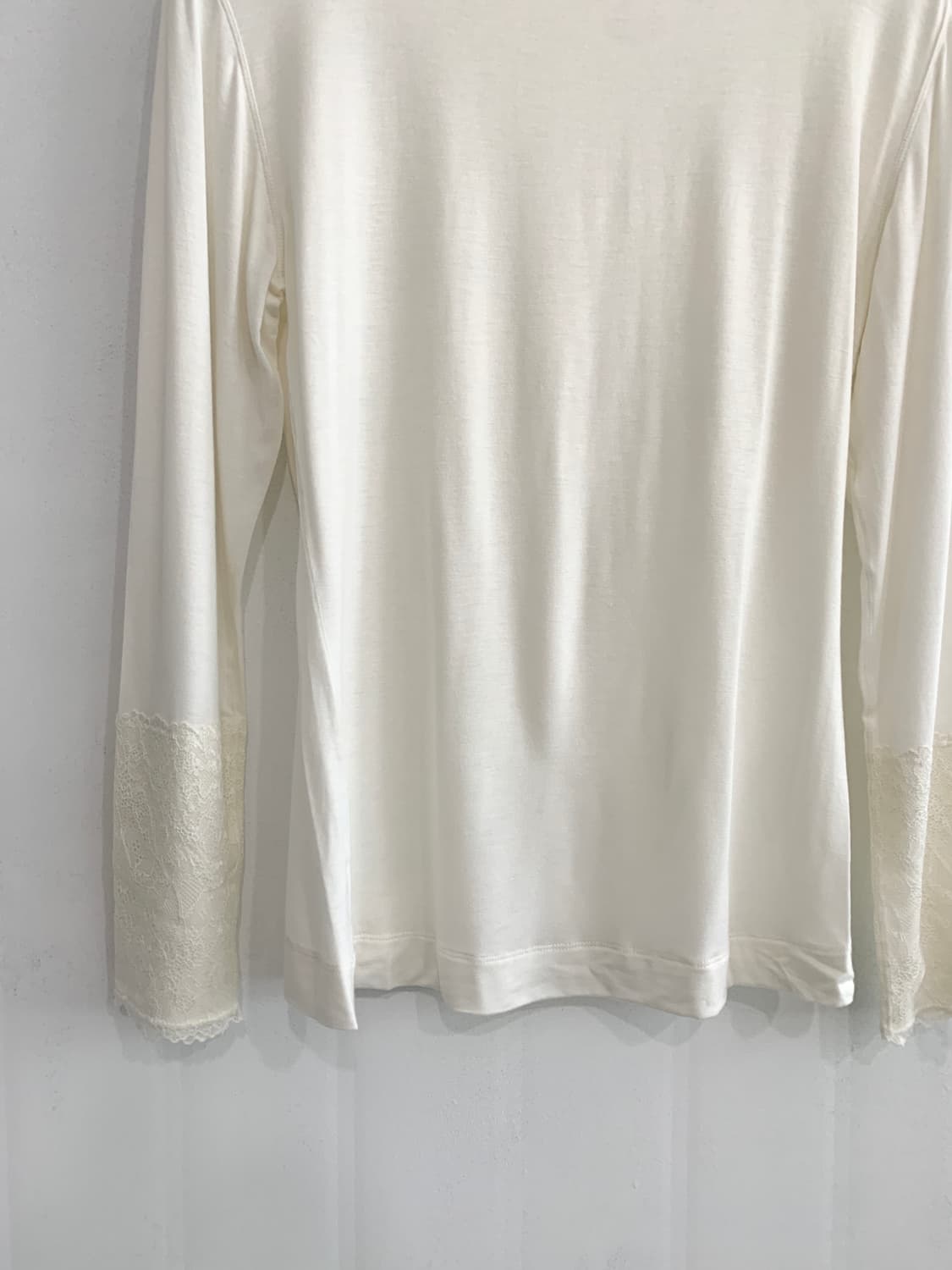 Ivory Lace Trim Turtleneck Top 상품이미지10