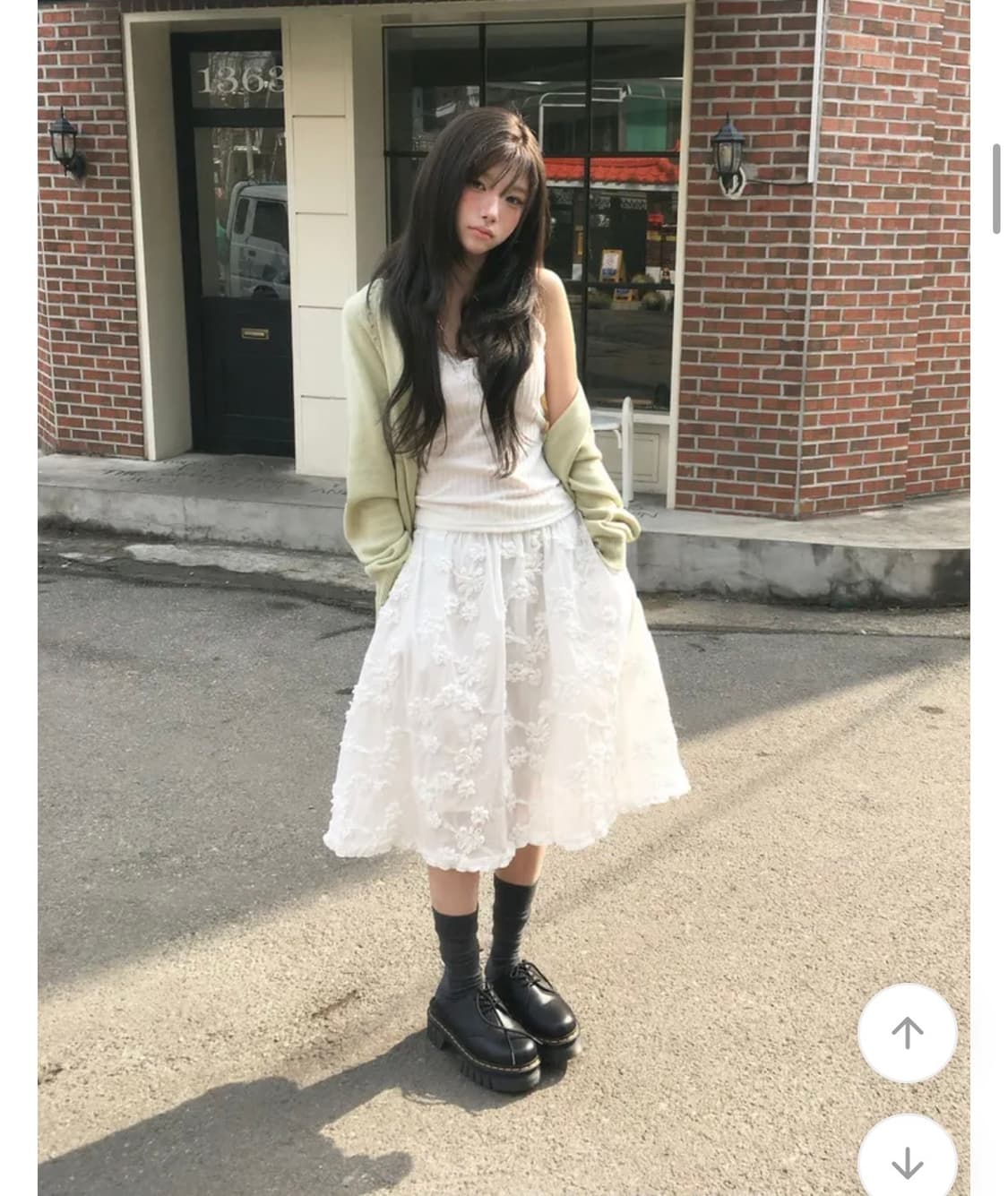 모디무드 플로럴 레이스 미디 스커트 화이트 상품이미지1