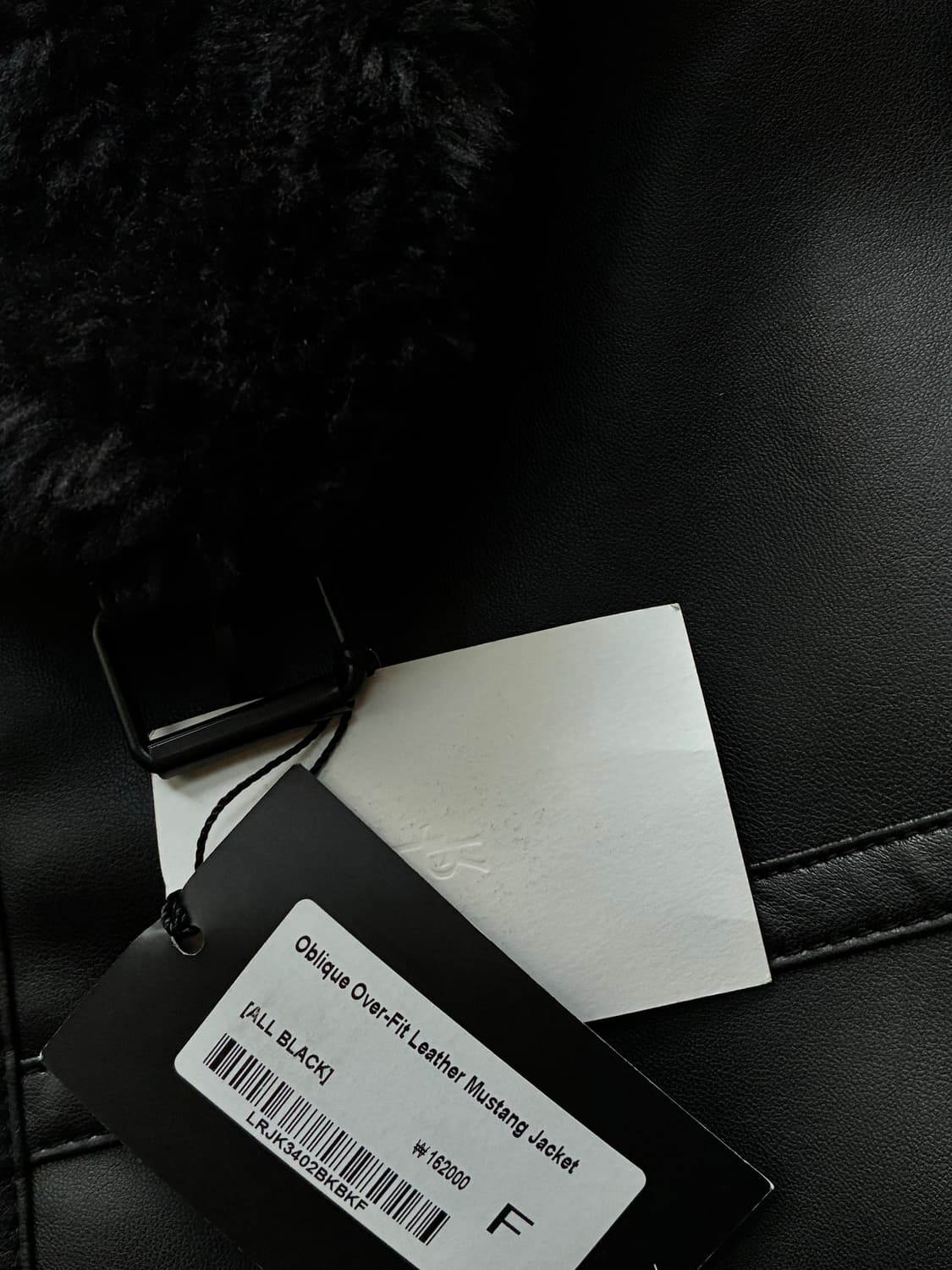 (새상품) 레더리 오블리크 오버핏 레더 무스탕 자켓 [ALL BLACK] 상품이미지9