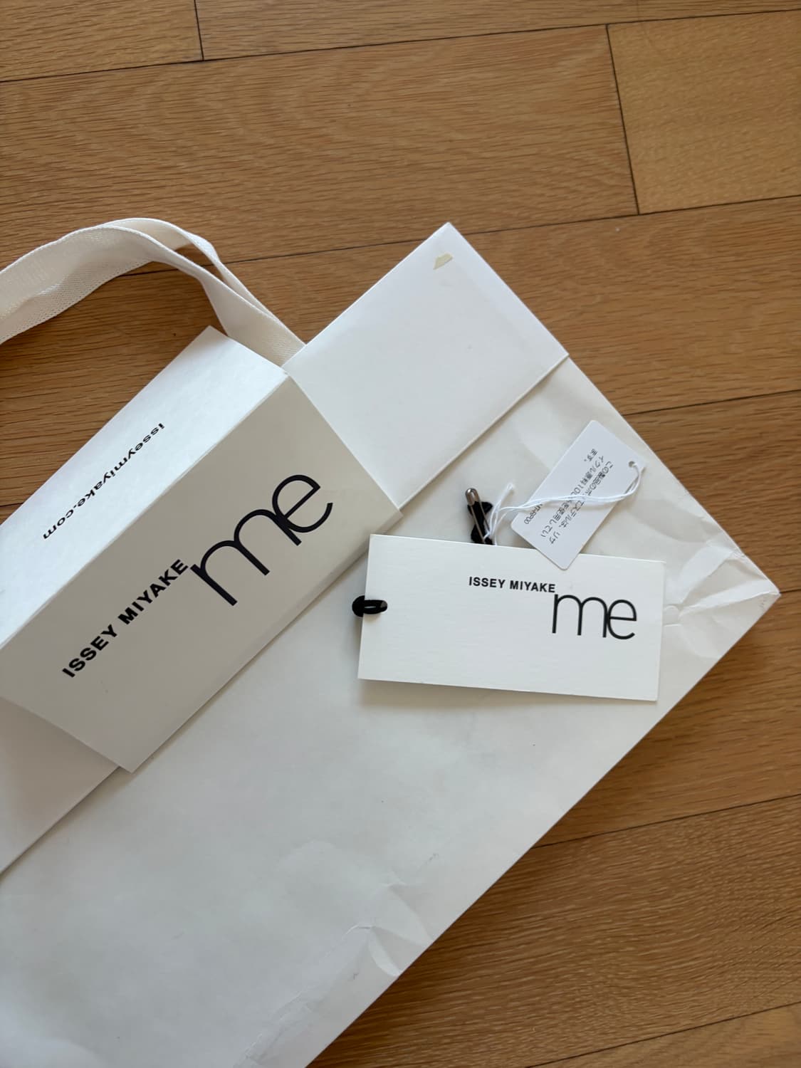 이세이미야케 미 스트레치 플리츠 하이넥 반팔 화이트 티 상품이미지4