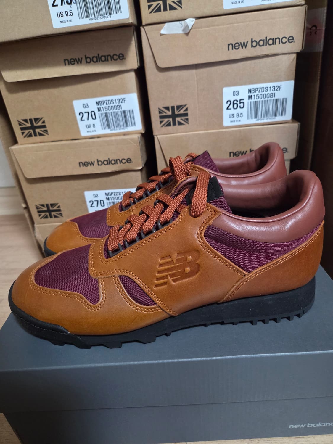 뉴발란스 레이니어 로우 비브람창 270사이즈 새상품 상품이미지1