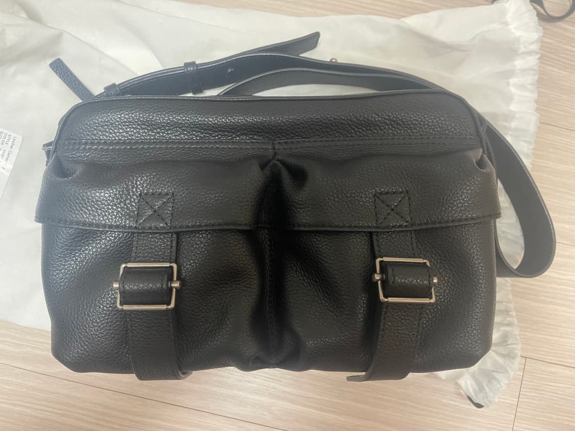 유스 25ss 레더 카메라백 블랙 상품이미지2