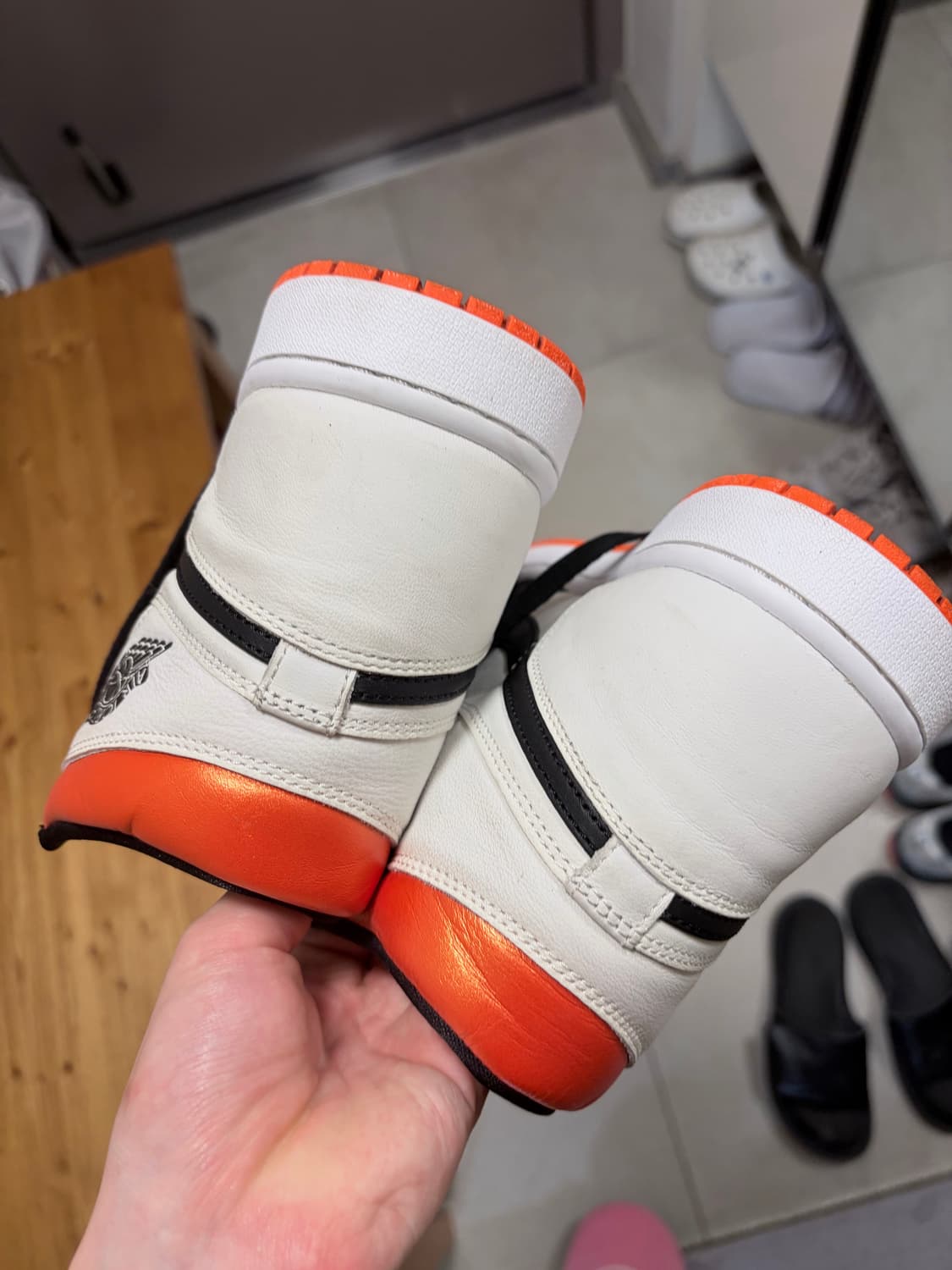 나이키 에어조던 1 하이og 일렉트로 오렌지 285 상품이미지4