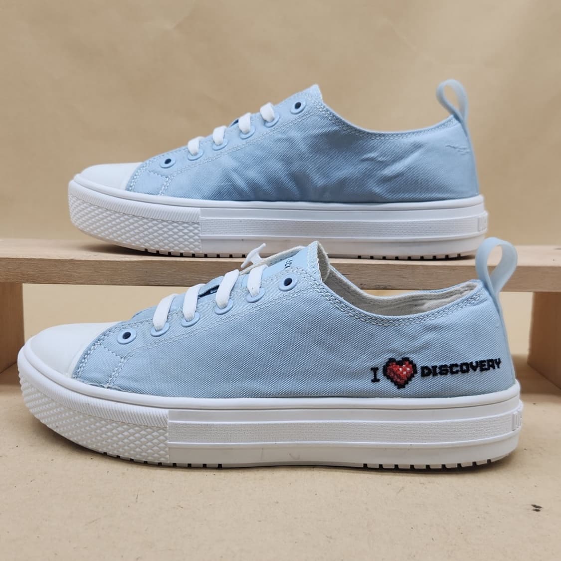 디스커버리 픽셀블리 여성스니커즈 240 상품이미지1