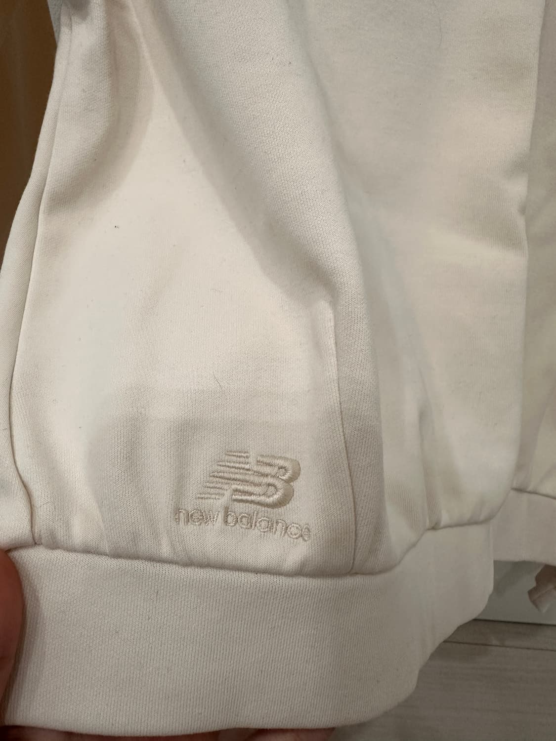 뉴발란스 맨투맨 상품이미지2