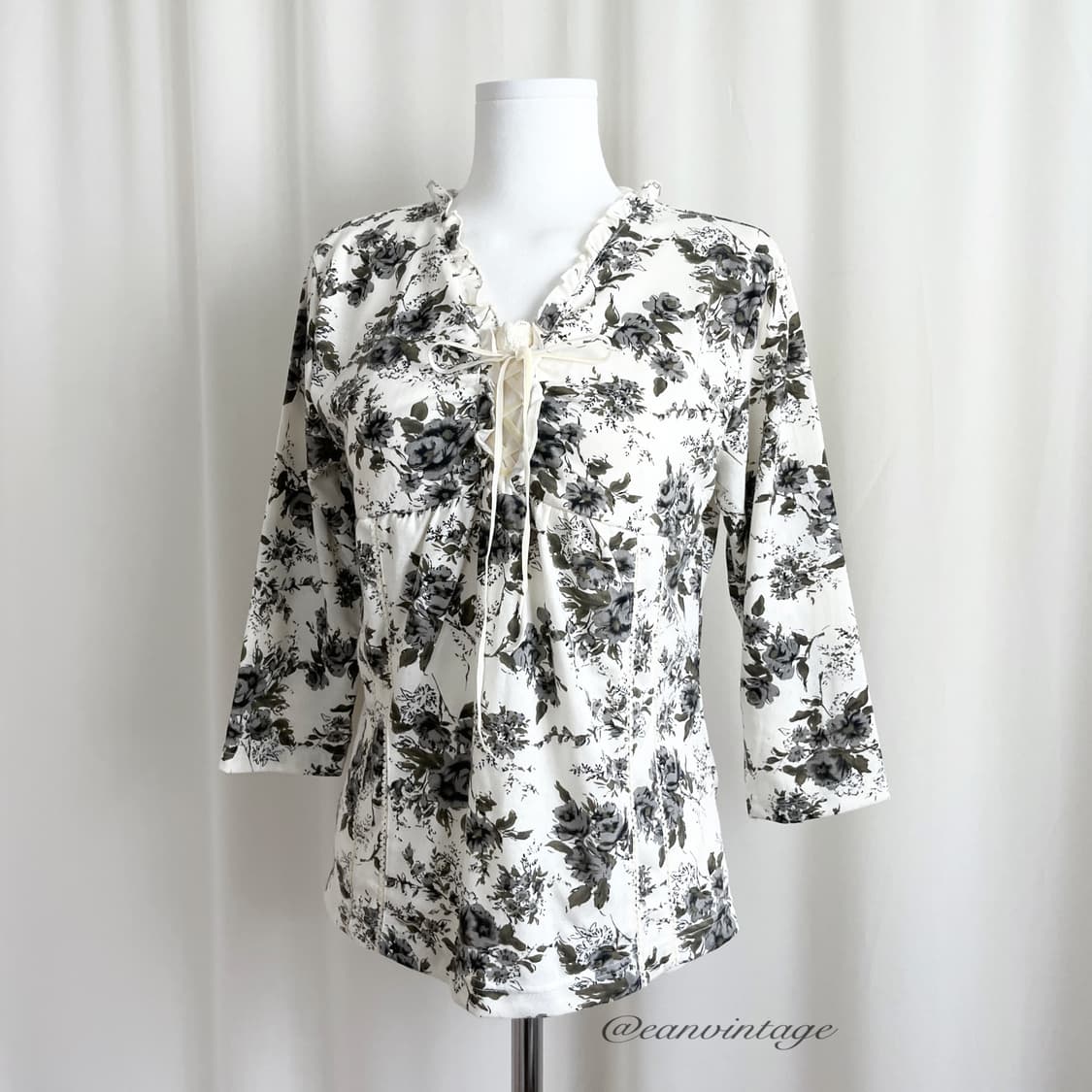 gray flower lace ribbon top 상품이미지2
