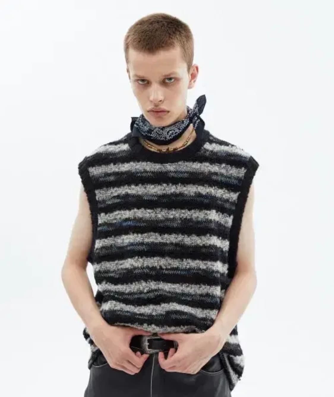 앤더슨벨 튀니지 베스트  XL 상품이미지5