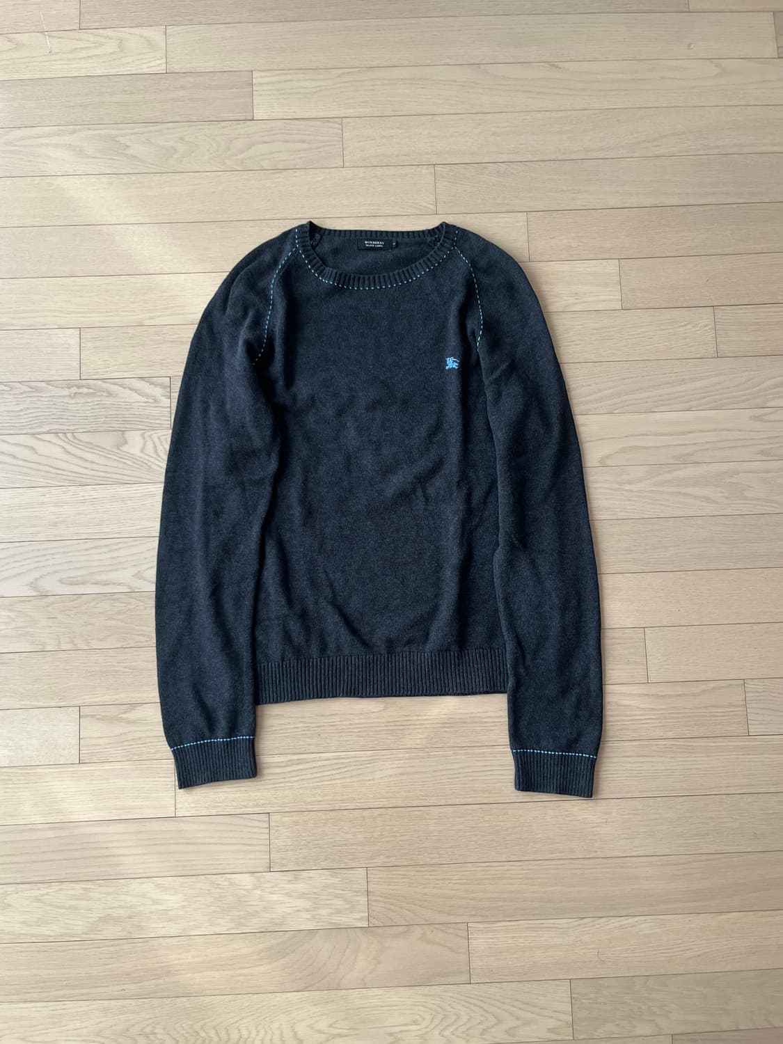 Burberry 버버리 블루 스티치 롱슬리브 니트 상품이미지4
