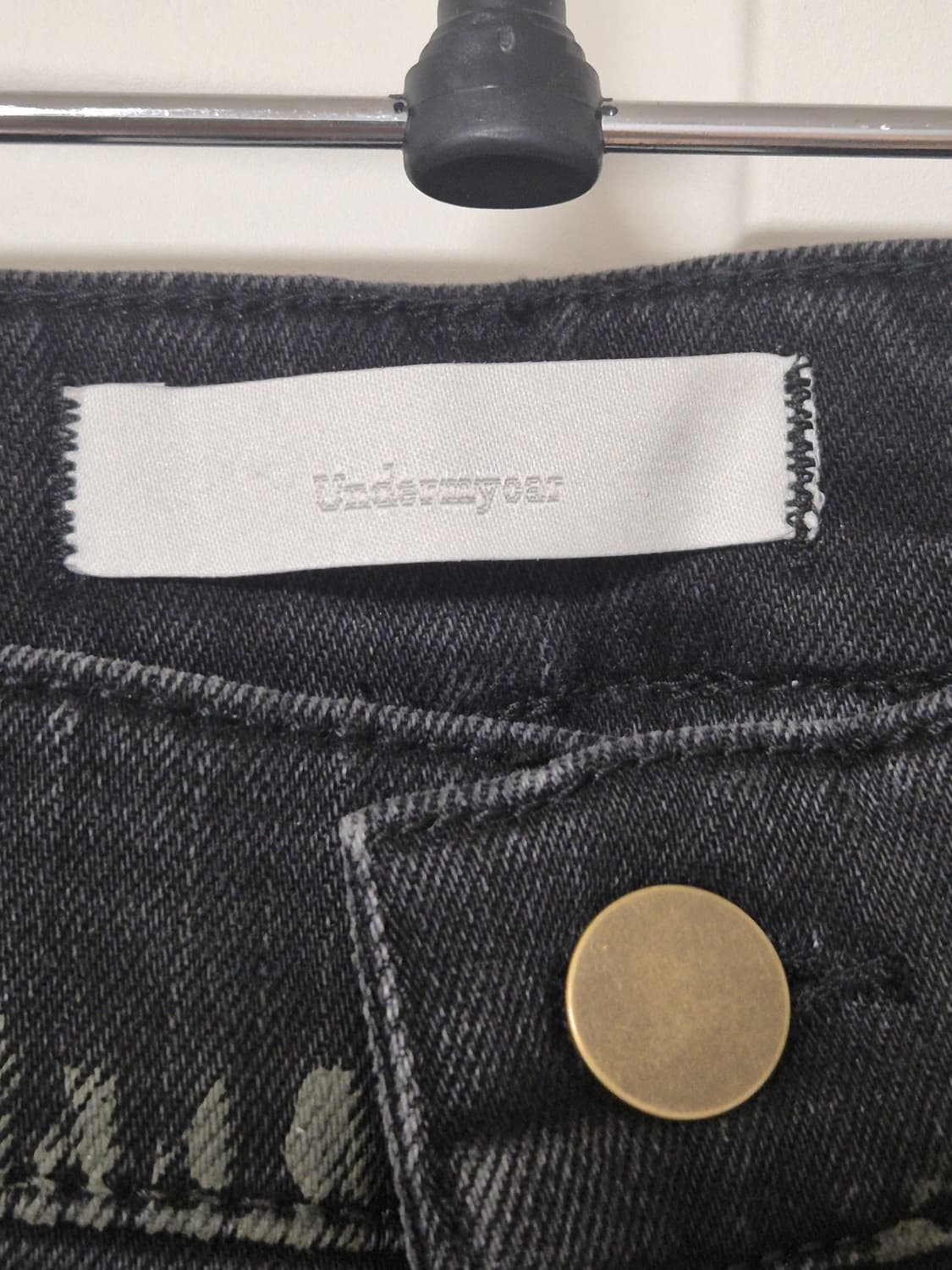 (새상품/2)언더마이카 SS23 스티키 머드 페인팅 슬림핏 블랙 진 머디 상품이미지4