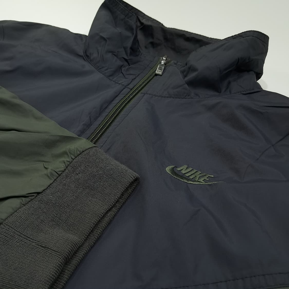 CL961 XL 나이키 90s 실버태그 블랙올리브 바람막이 자켓 상품이미지5