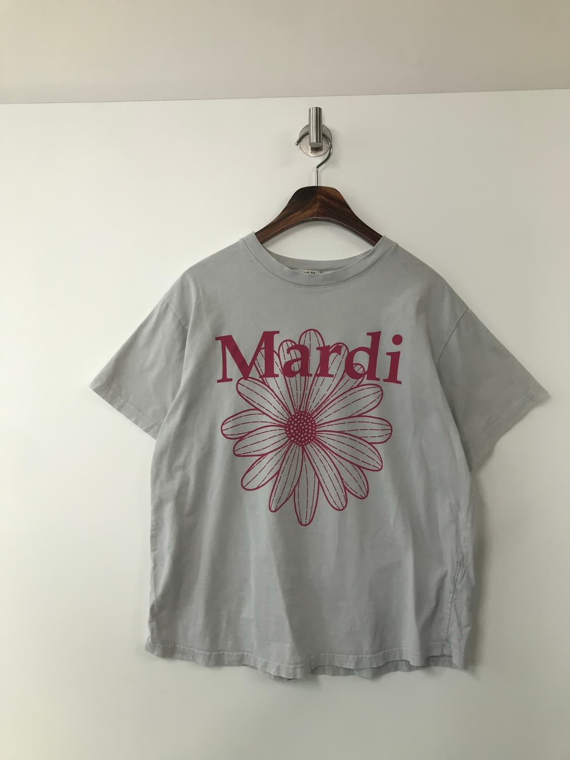 마르디 메크르디 빅로고 화이트 반팔 티셔츠 상품이미지2