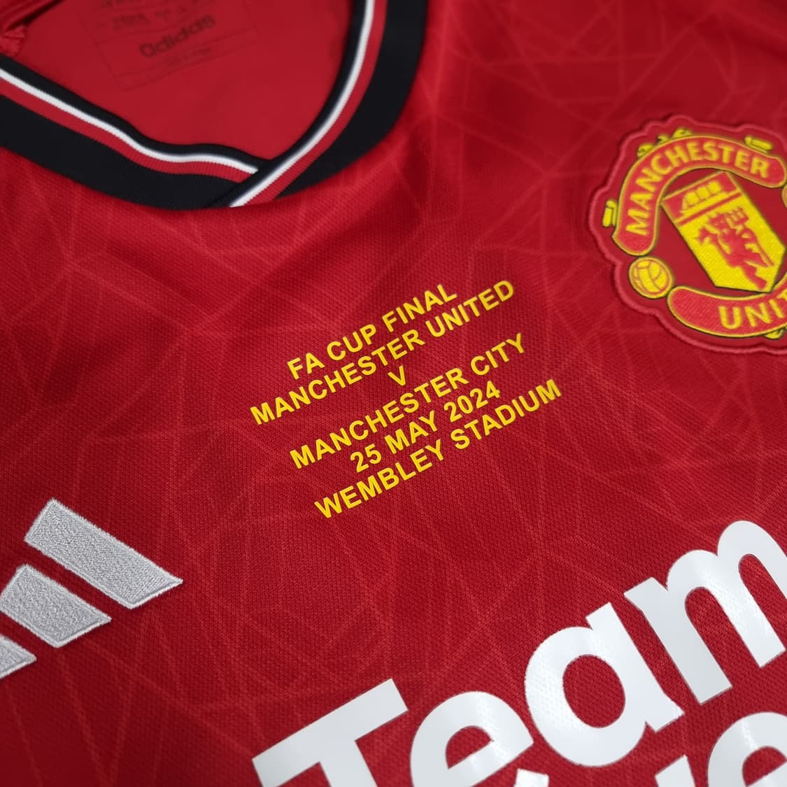 23-24시즌 맨체스터 유나이티드 홈 유니폼 #8 브루노 페르난데스 상품이미지3