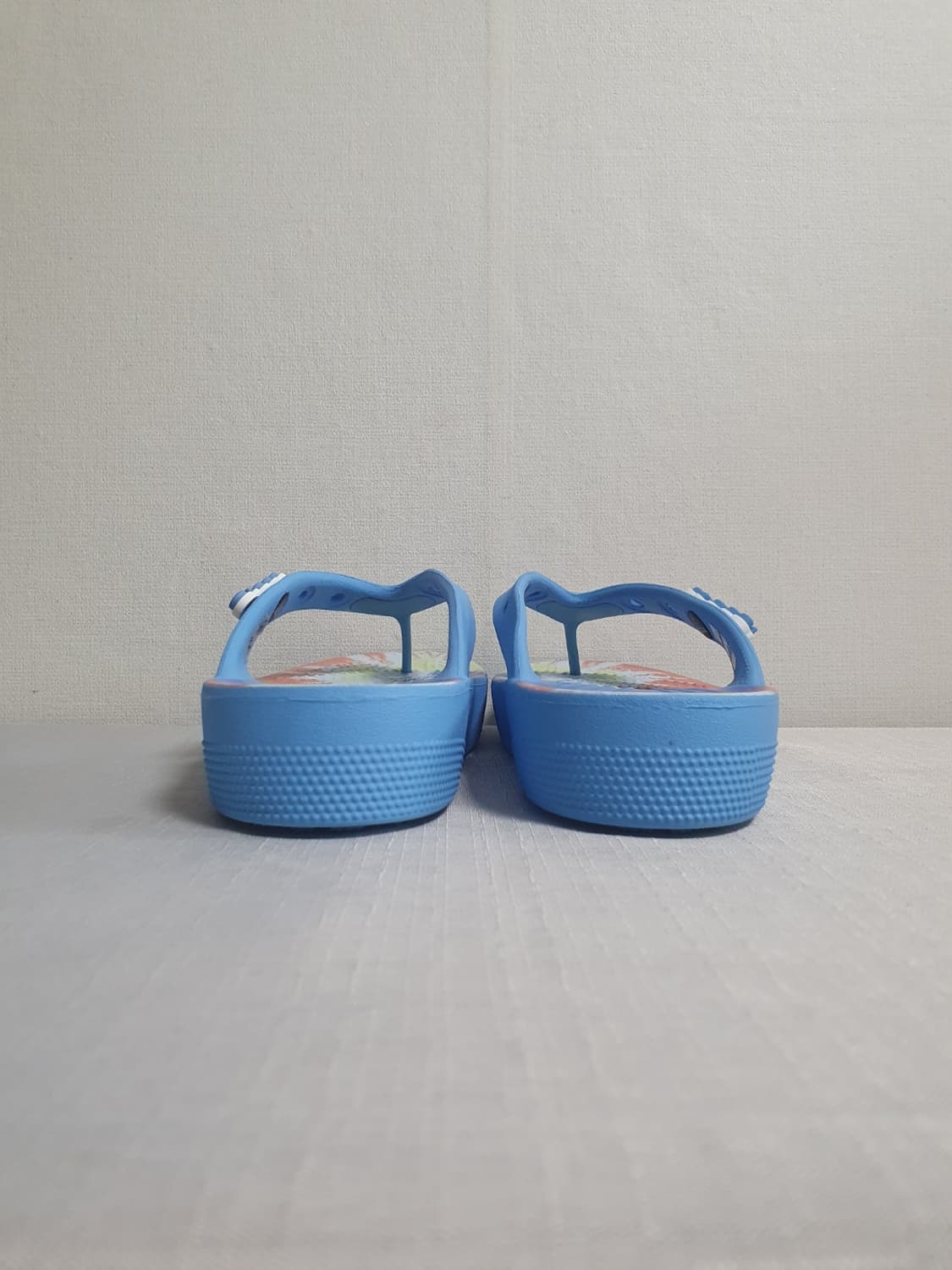 크록스 클래식 플랫폼 쪼리 타이다이 그래픽 플립 240mm 상품이미지5