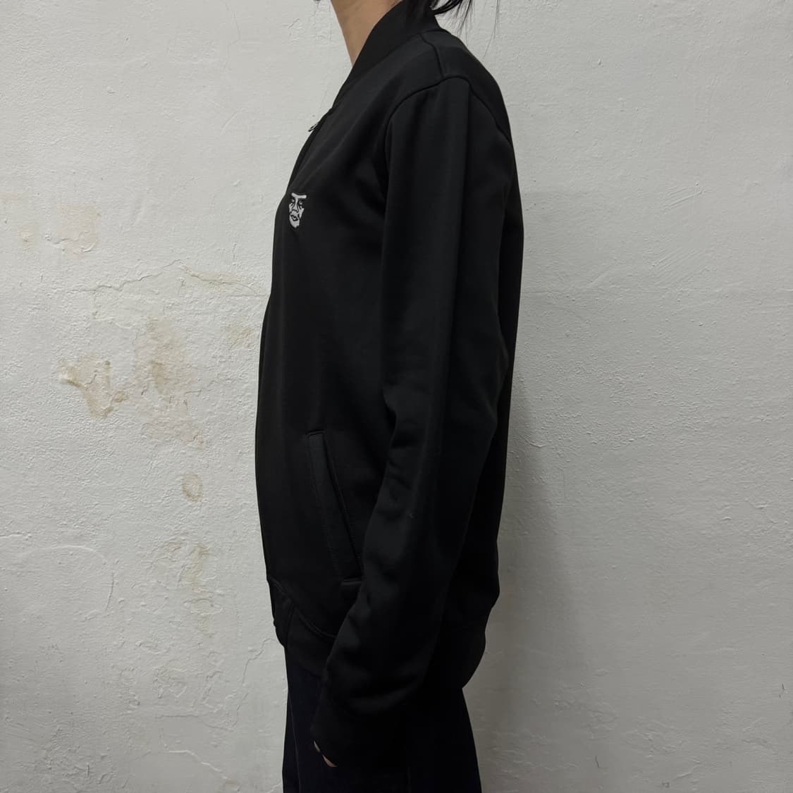 오베이(OBEY) 블랙 페이스 자수 폴리에스터 집업 스타디움 자켓 상품이미지2