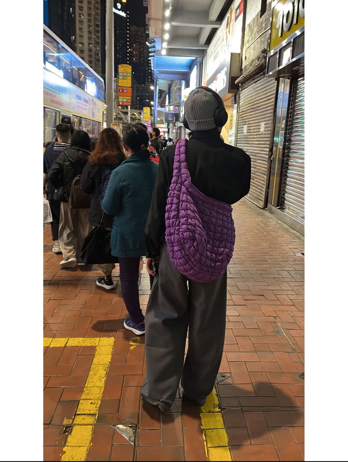 COS코스 퀼티드 오버사이즈 숄더백 퍼플 상품이미지7