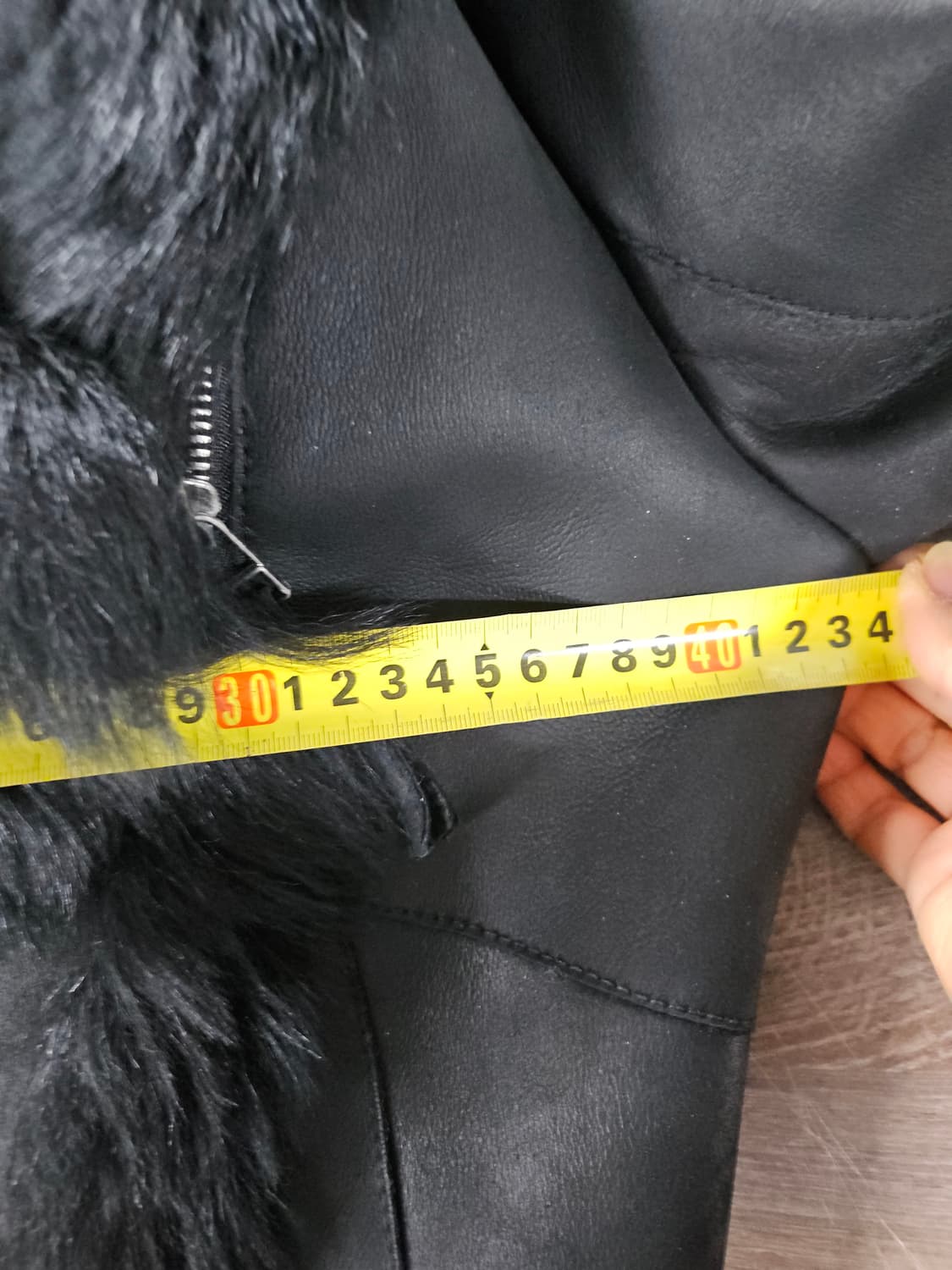 모네타 블랙 무스탕 롱 코트 마른55 상품이미지9