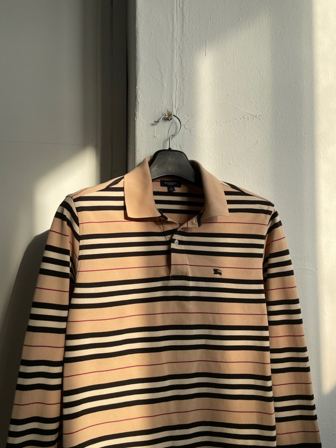 버버리 크레스트 로고 카라 티셔츠 상품이미지4