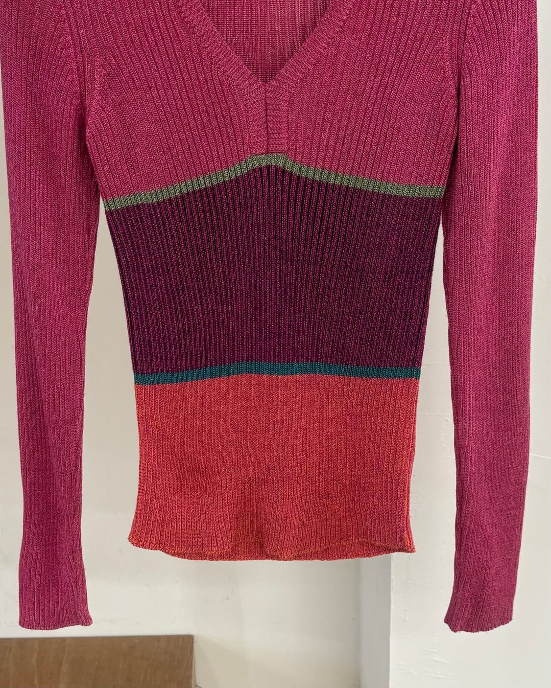 돌체앤가바나 핑크 브이넥 니트 상품이미지5