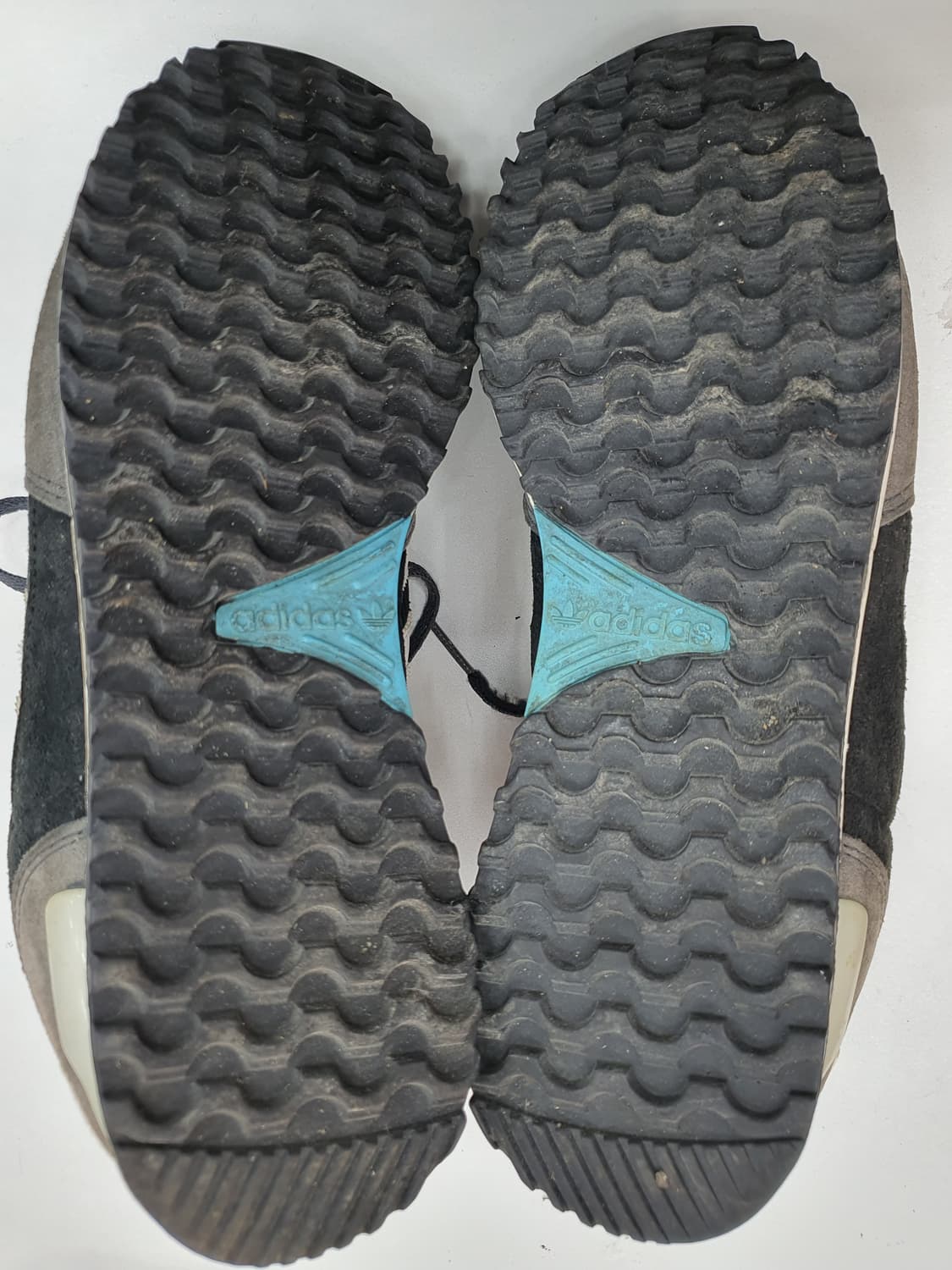 아디다스 ZX 700 그레이 265mm 상품이미지1