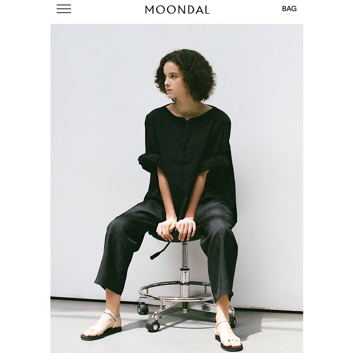 문달 Kori Strap Blouse in Black 새제품(택o) 상품이미지1