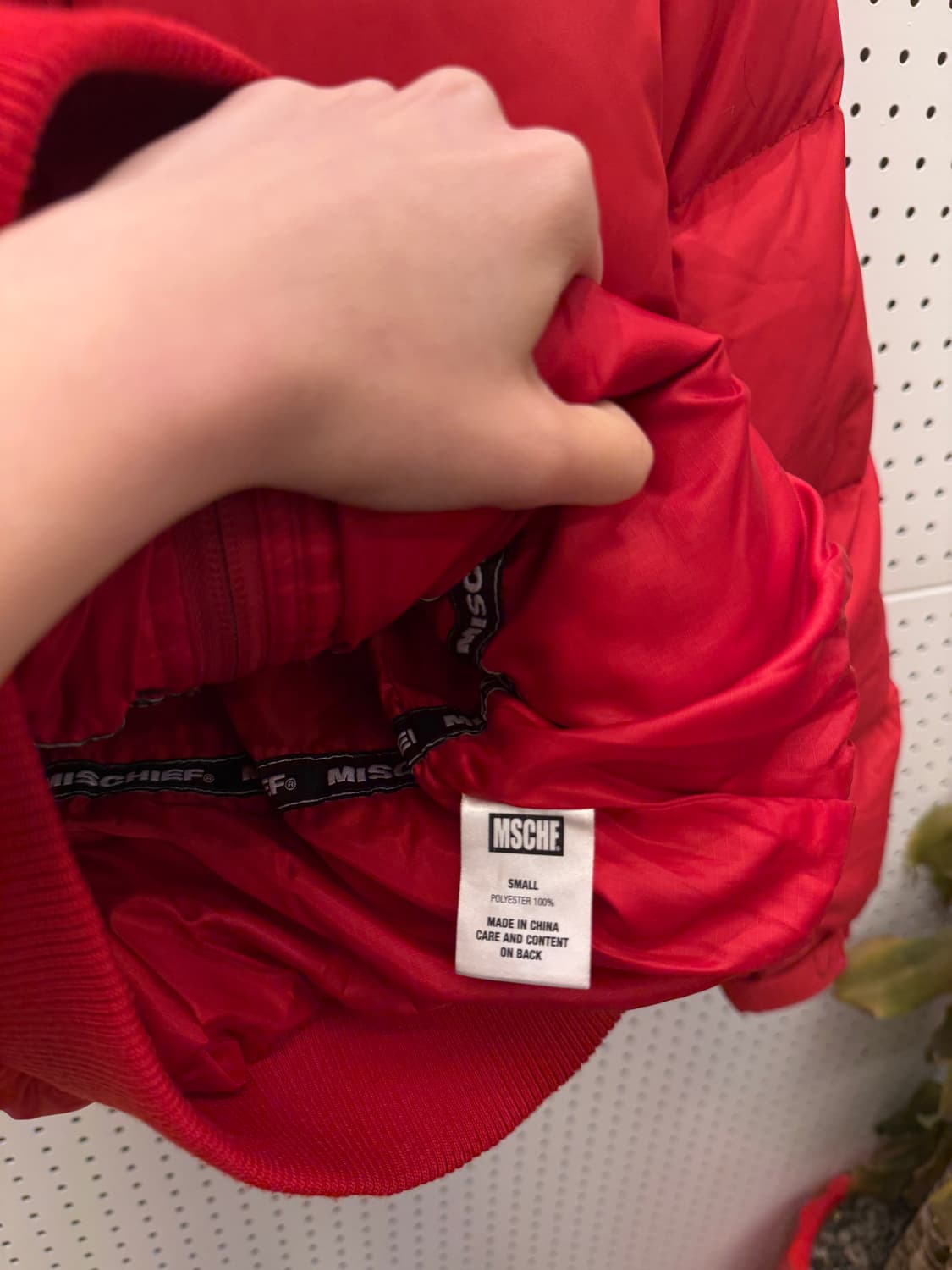 미스치프 빅로고 레드 패딩  U15 상품이미지5