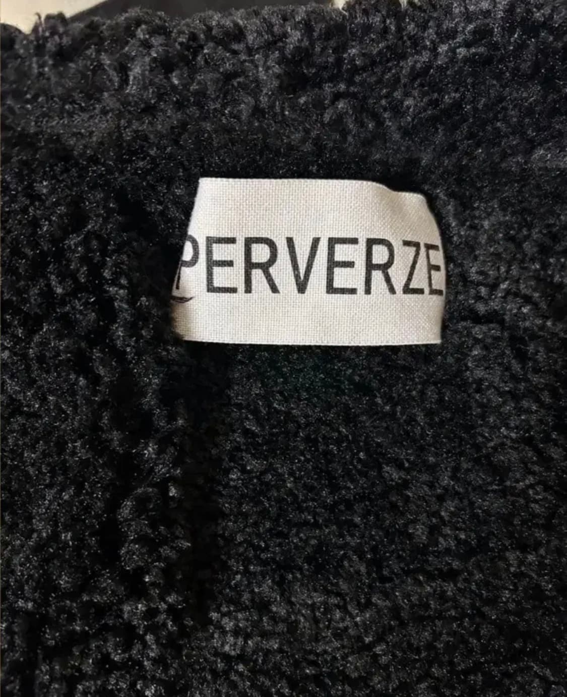 Perverze 퍼버즈 써클 하이넥 무스탕 자켓 상품이미지3