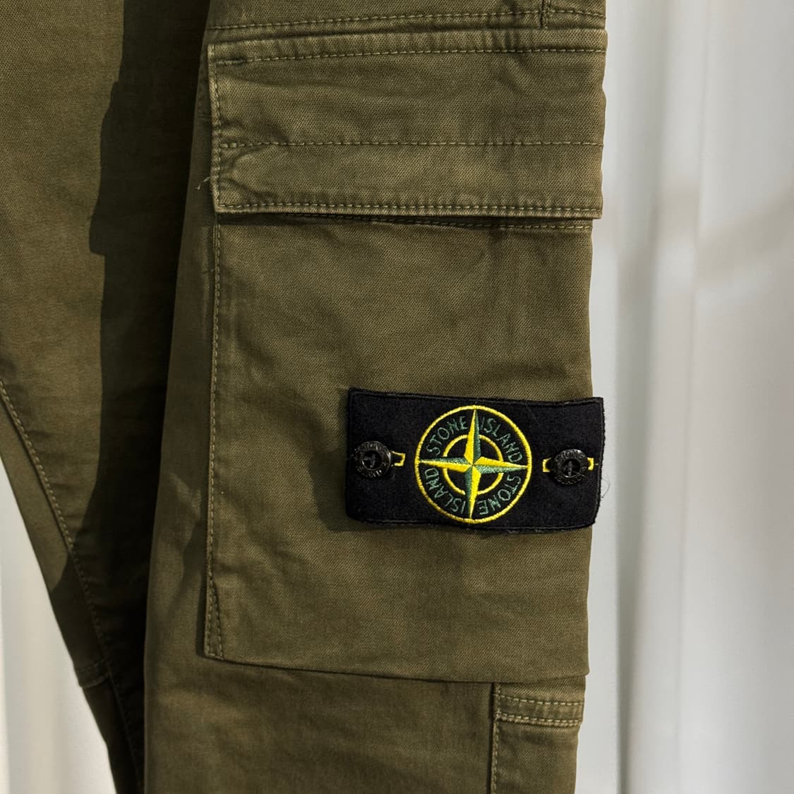 (38) 스톤아일랜드 레귤러 테이퍼드 가먼트다이 카고팬츠 상품이미지3