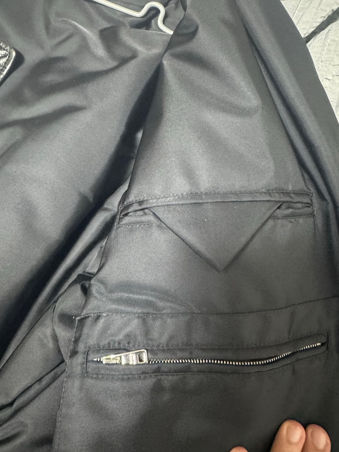 프라다 레더 봄버 52 상품이미지6