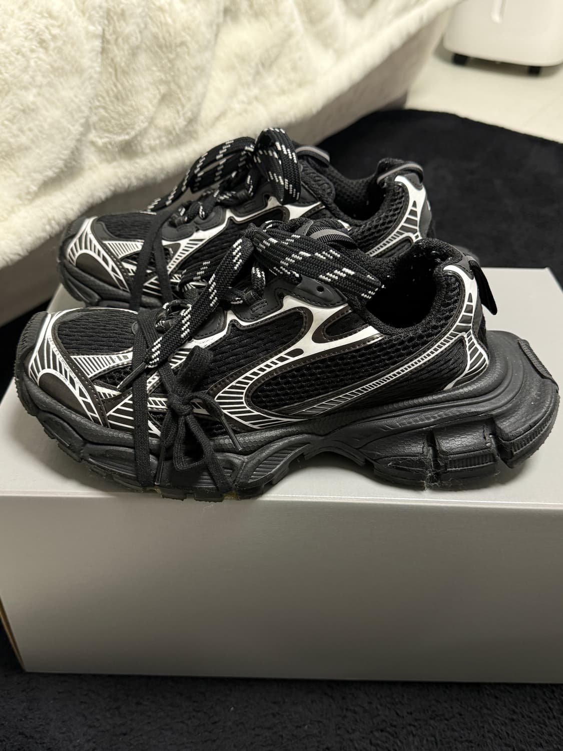 [40] 발렌시아가 3XL 블랙 화이트 상품이미지1