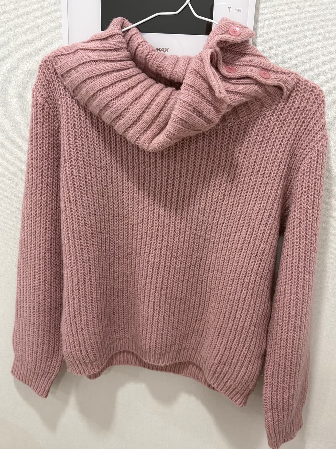 러블리 모리걸 핑크 버튼 목폴라 오프숄더 니트 상품이미지2