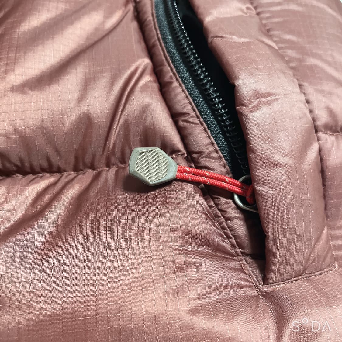 노스페이스 눕시 800 패딩 브라운/블랙 상품이미지6