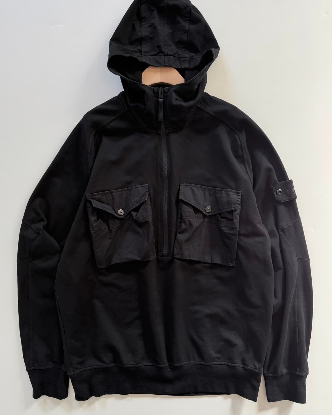 Stone-Island 스톤 아일랜드 고스트와펜 블랙컬러 투포켓 아노락  상품이미지1