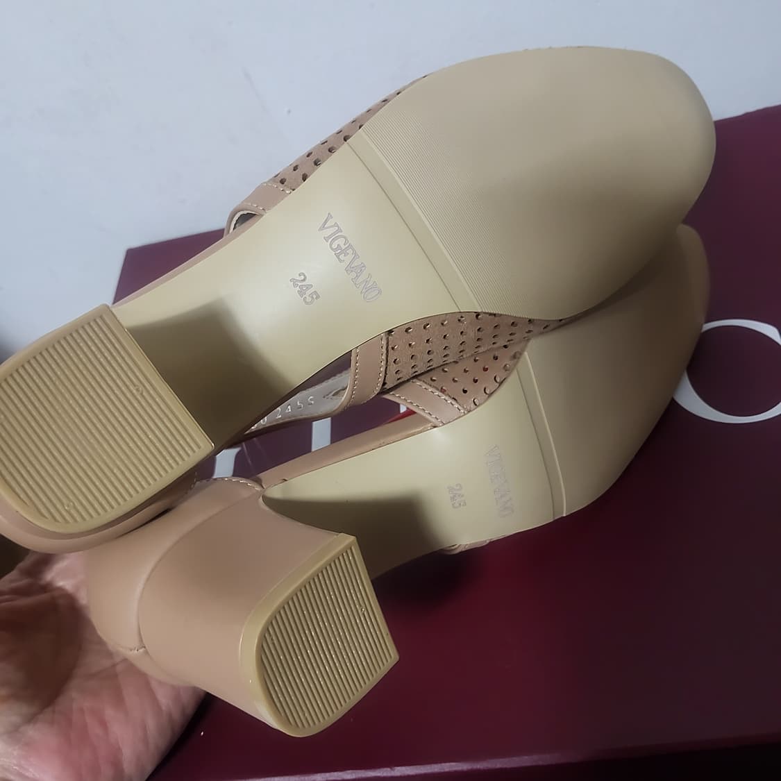 새상품 금강제화 가죽 미들 힐 펌프스 여자 여름 구두  245 15만 상품이미지5