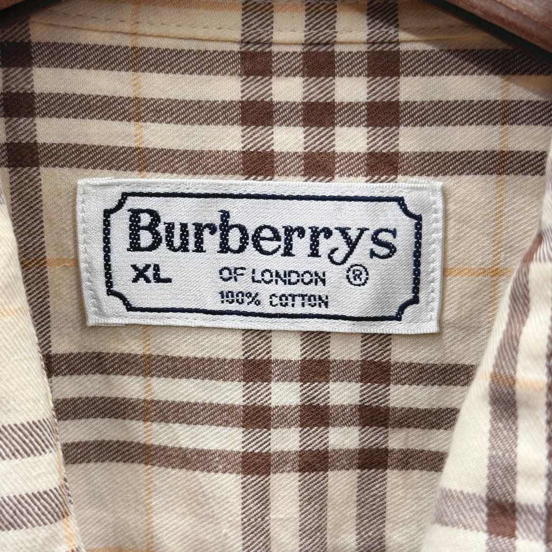 버버리 체크 셔츠 버튼다운 카라 가슴 포켓 자수 로고 디테일 베이지 상품이미지7