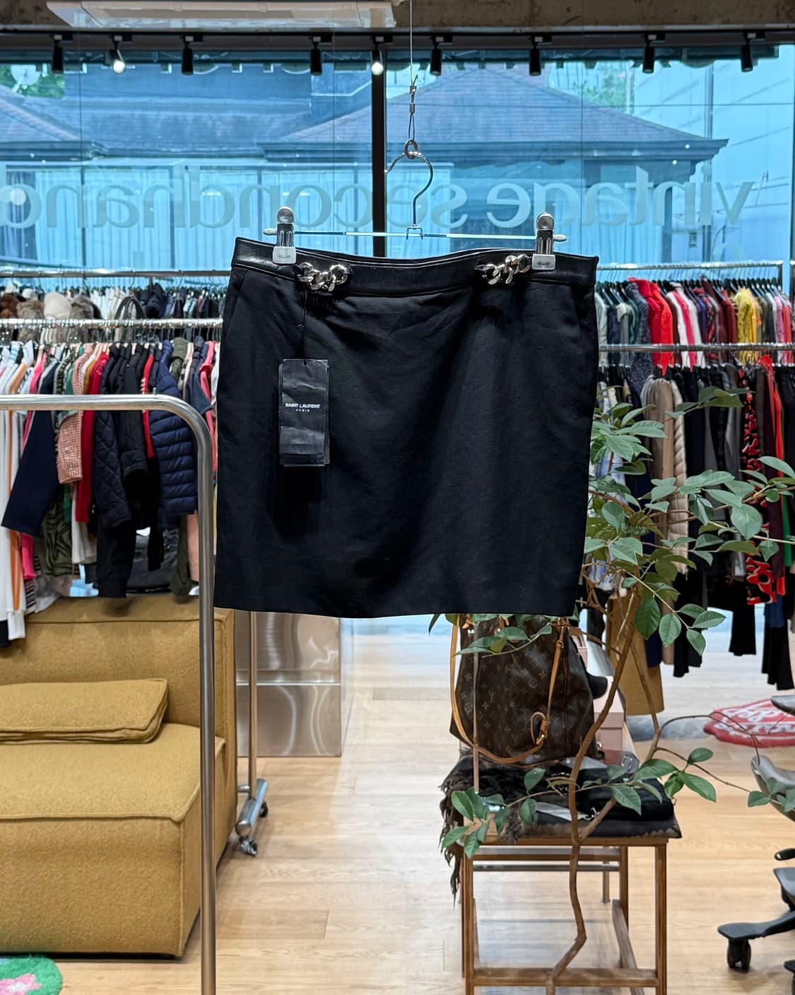 생로랑 블랙 체인 미니스커트 상품이미지1