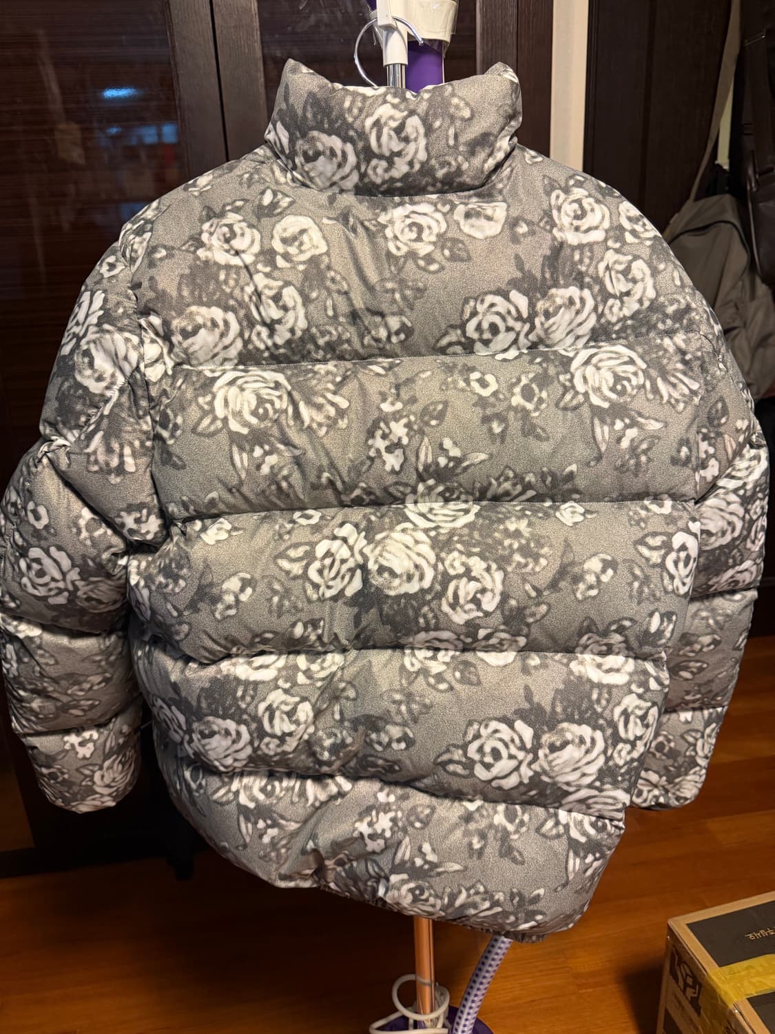 [남성S]디스이즈네버댓 플라워 패턴 패딩 상품이미지2