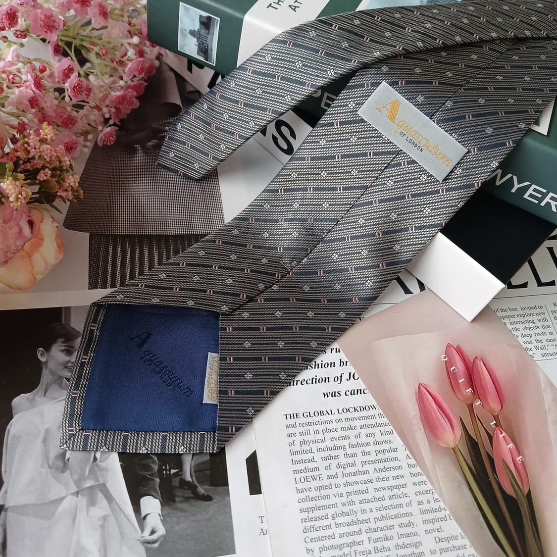 아쿠아스큐텀 실크 실버 패턴 넥타이 9.7cm B등급 e784
 상품이미지3