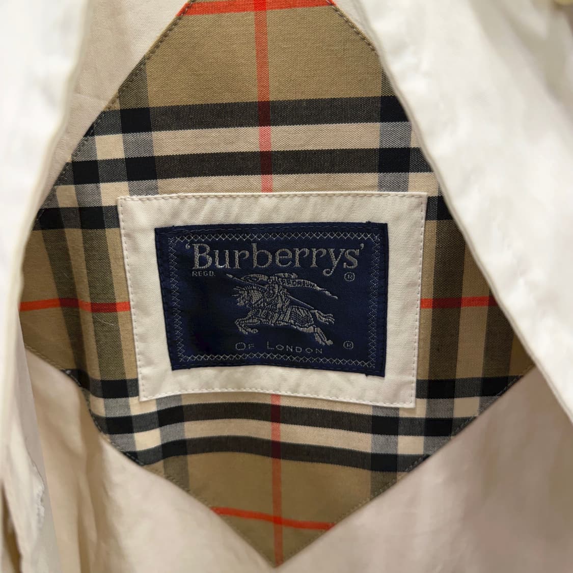 버버리 트렌치 코트 싱글 래글런 롱 벨트 포켓 디테일 아이보리 상품이미지6