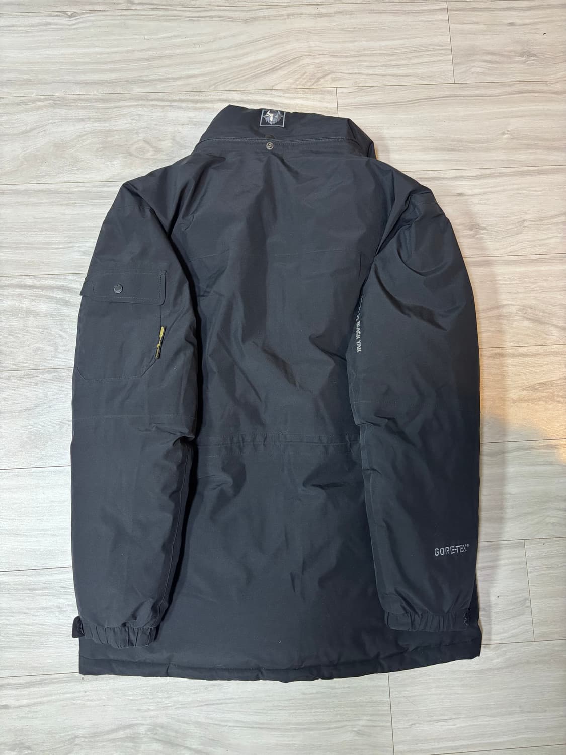 black yak 패딩 gortex 상품이미지5