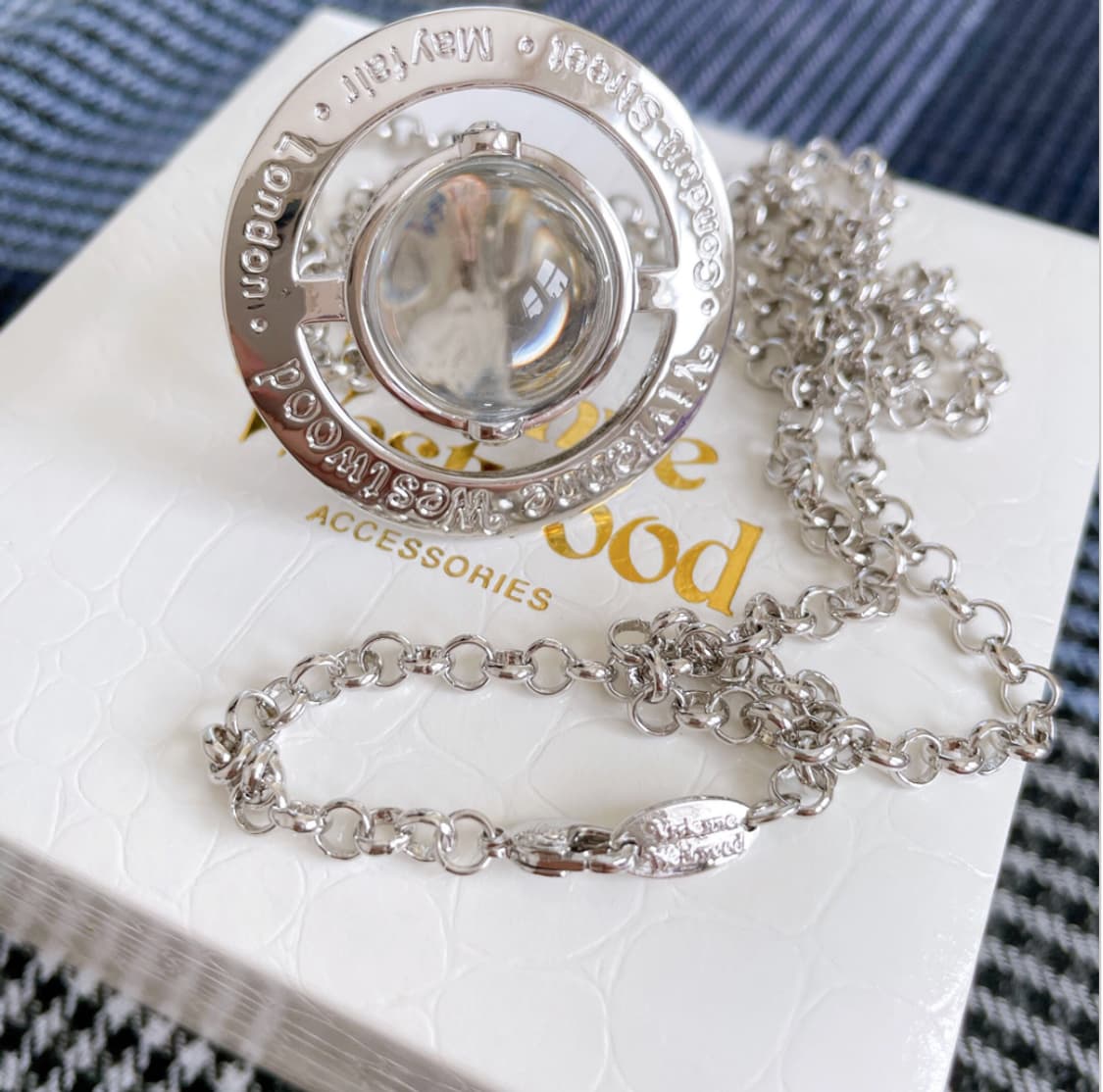 비비안웨스트우드 아카이브 멀티컬러 크리스탈 3d orb 팬던트 목걸이 상품이미지2