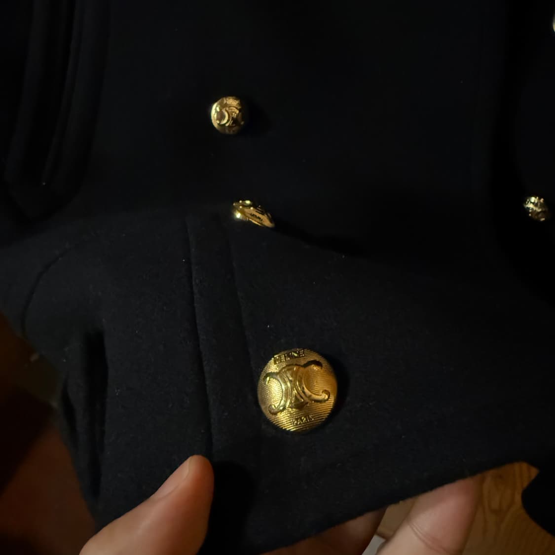 셀린느 23 F/w 트리옹프 금장 코트 자켓 상품이미지6